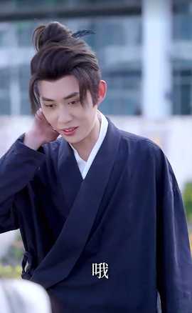 军训求雨我玄学大佬的身份瞒不住了 全集(大结局)